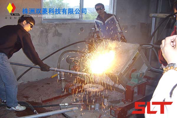 中頻熔煉爐
